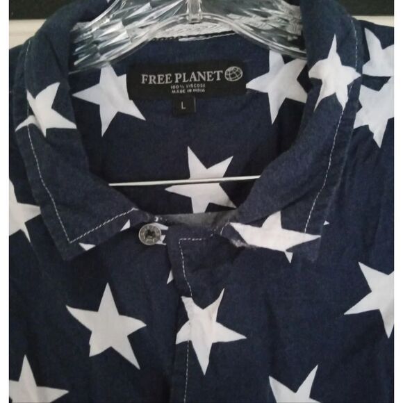 Free Planet Men's Patriotic Stars and Stripes Short Sleeve Button Up Size Large - Picture 2 of 3